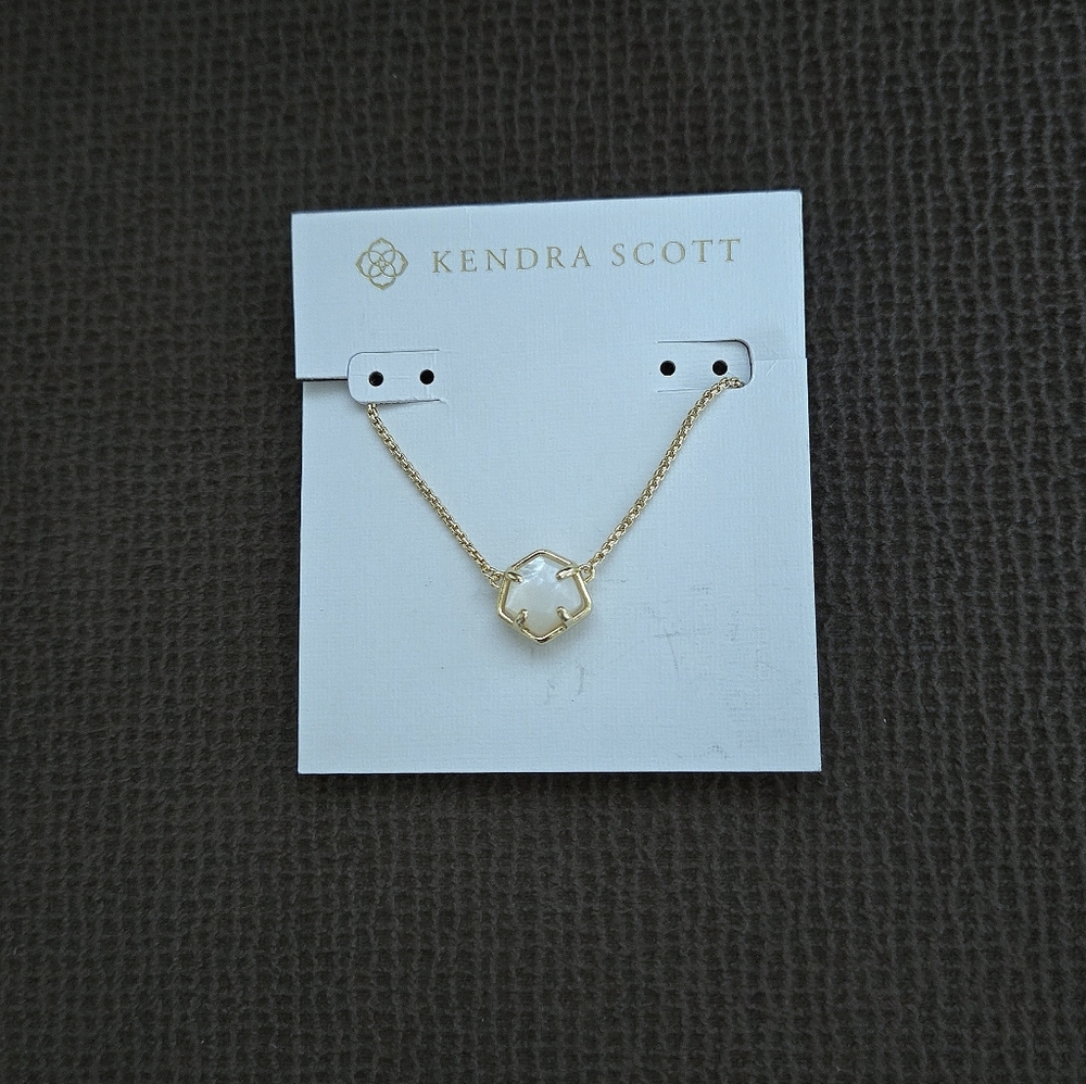 Kendra Scott "Jaxon" Gold💛 Short Pendant Necklace - NWT - Picture 13 of 16